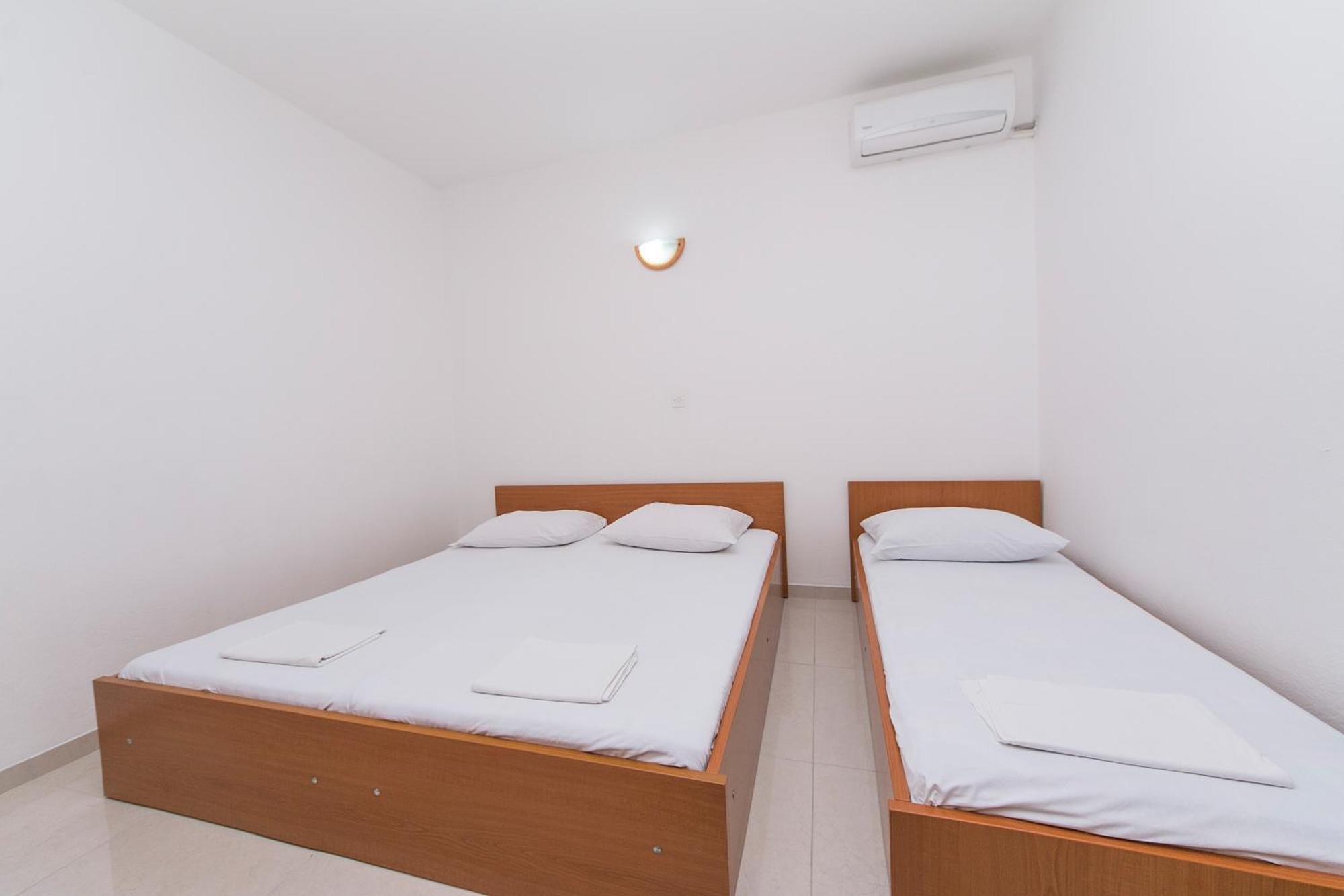 Apartments By The Sea Podaca, Makarska - 4734 المظهر الخارجي الصورة